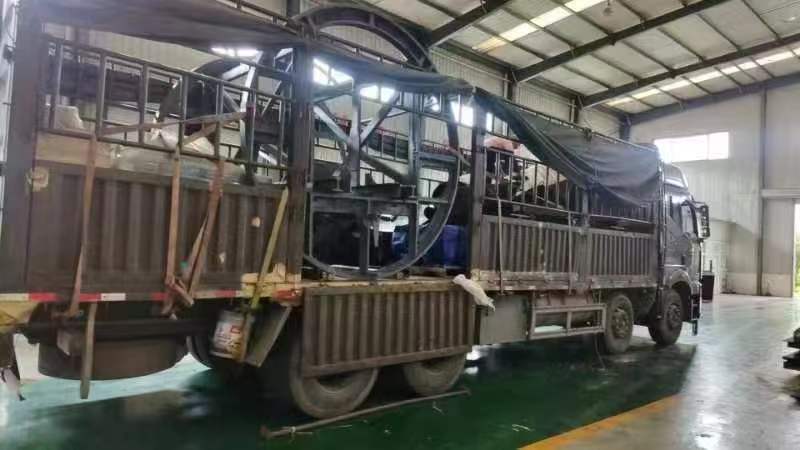 礦安重工自主研發生產的的翻車系統裝車發貨