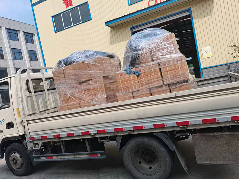 山東礦安重工生產的礦用自動灑水降塵裝置發貨